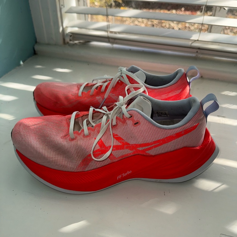 ASICS Superblast Men’s Size 10 100 Miles